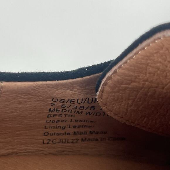 Kenneth Cole Women's Black Suede Loafer Silver Buckle Comfort Sole Size 7.5 - Picture 3 of 6